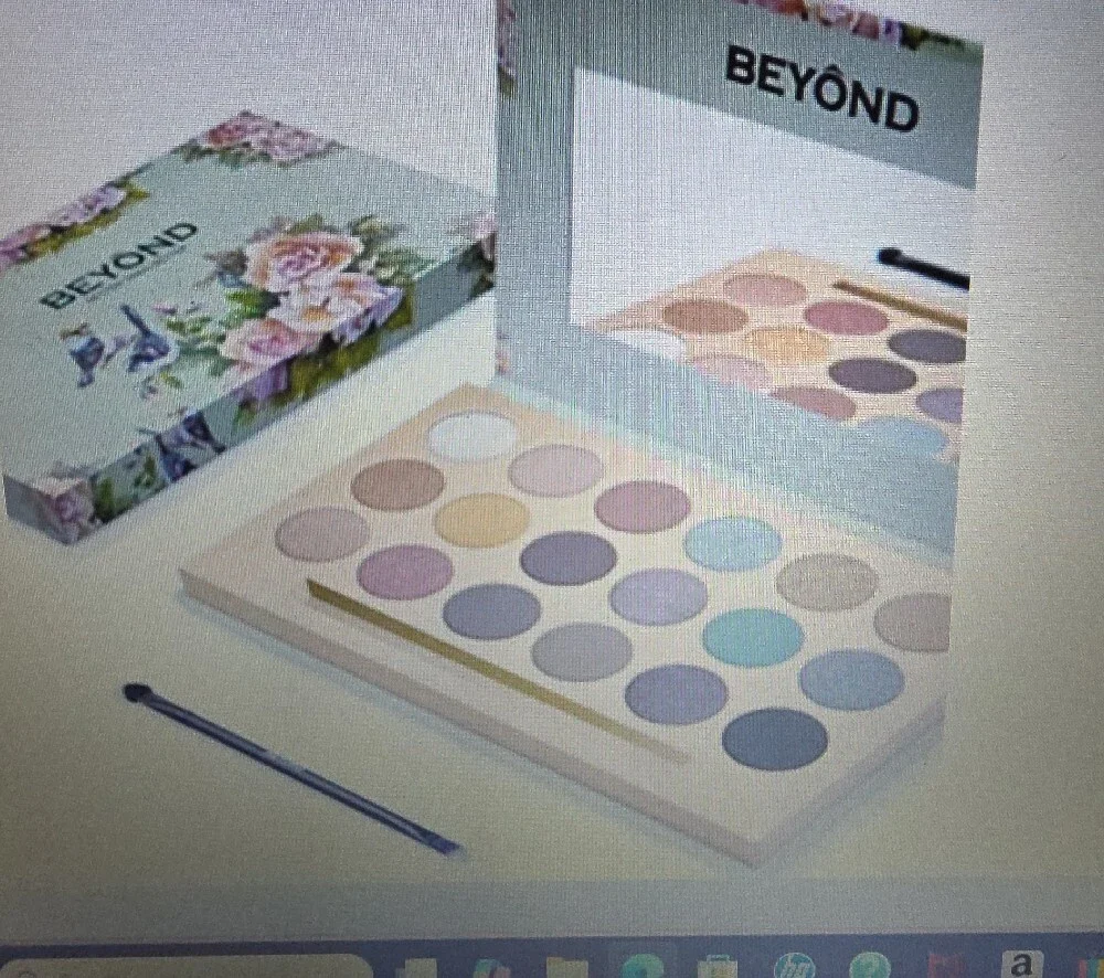 BEYOND Peony Eyeshadow Palette NIB